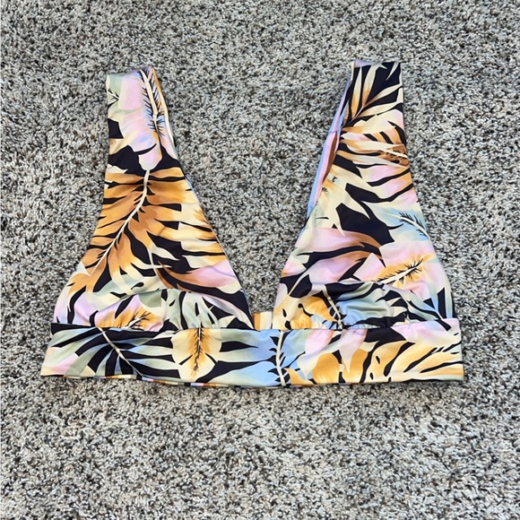 Billabong Reversible Swimsuit Top - Picture 1 of 4